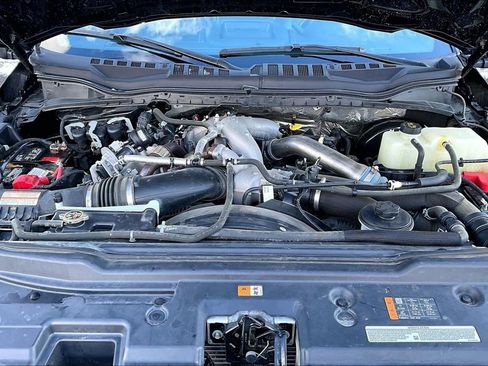 Used 2022 Ford F350 Lariat w/ Camper Package image 31