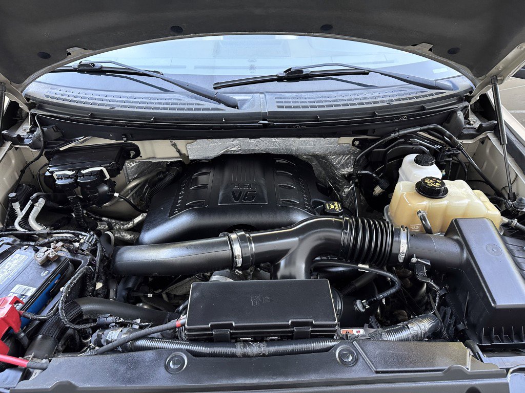 Used 2011 Ford F150 Lariat w/ Lariat Plus Pkg AWD/4WD image 32
