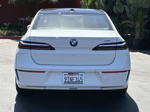 Used 2025 BMW i7 eDrive50 w/ Premium Package RWD image 6
