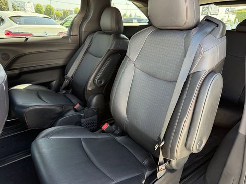 Used 2023 Toyota Sienna XSE AWD/4WD image 42