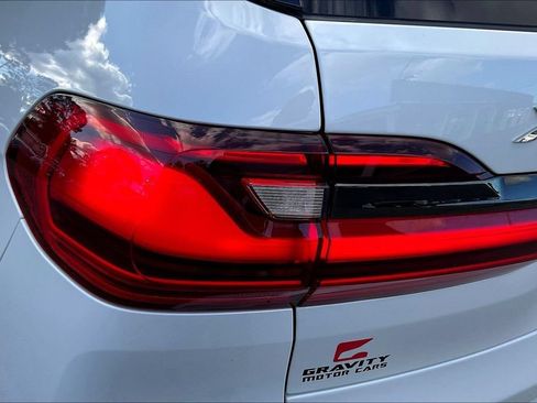 Used 2022 BMW X7 xDrive40i w/ M Sport Package AWD/4WD image 23
