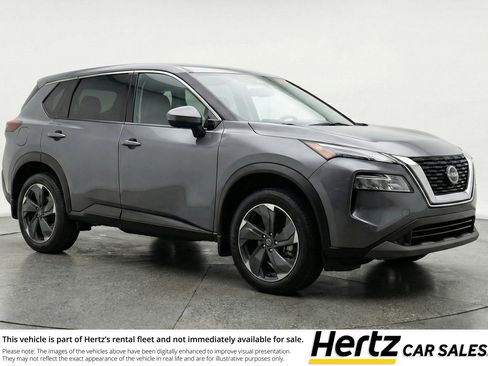 Used 2025 Nissan Rogue SV image 1