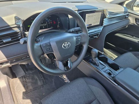 Used 2025 Toyota Camry LE FWD image 10