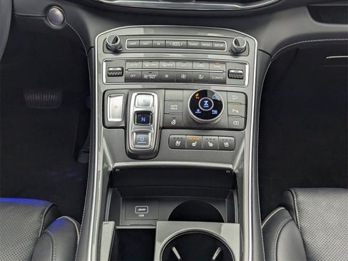 Certified 2022 Hyundai Santa Fe Limited image 18