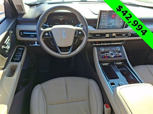 Used 2023 Lincoln Aviator Reserve w/ Equipment Group 201A image 12