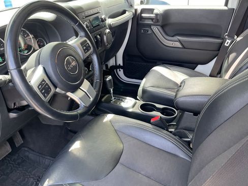 Used 2018 Jeep Wrangler Unlimited Sport AWD/4WD image 9