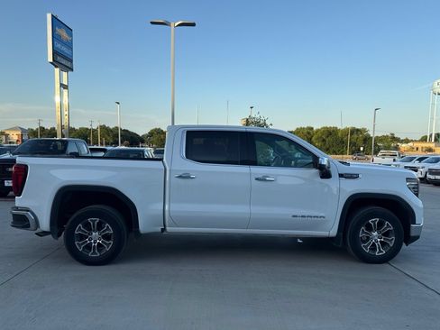 Used 2025 GMC Sierra 1500 SLT RWD image 5