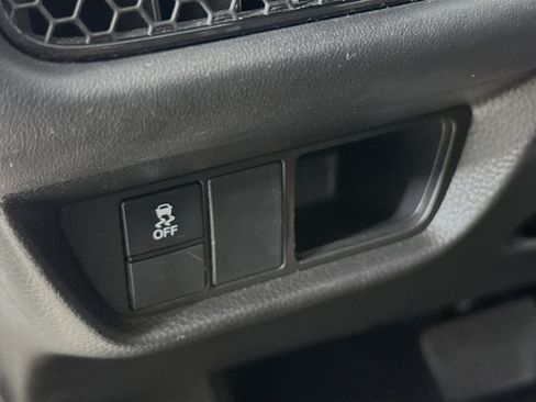 Used 2023 Honda HR-V LX image 9