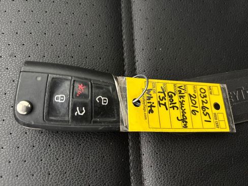 Used 2016 Volkswagen Golf SE image 29