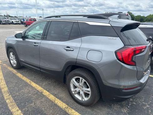 Used 2019 GMC Terrain SLE w/ Driver Convenience Package FWD image 17