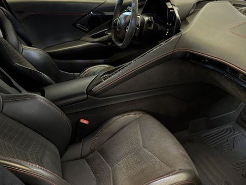 Used 2024 Chevrolet Corvette Stingray Premium Cpe w/ Z51 Performance Package RWD image 13