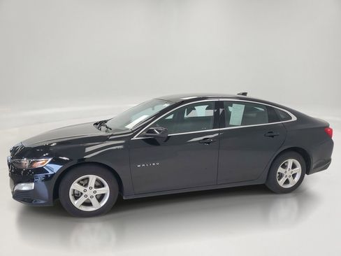 Used 2023 Chevrolet Malibu LT w/ Driver Confidence Package FWD image 4