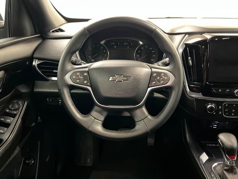 Used 2023 Chevrolet Traverse RS FWD image 13
