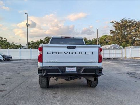 Used 2025 Chevrolet Silverado 2500 Custom w/ Custom Value Package image 7