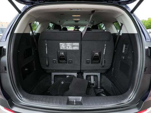 Used 2025 Kia Carnival EX FWD image 54