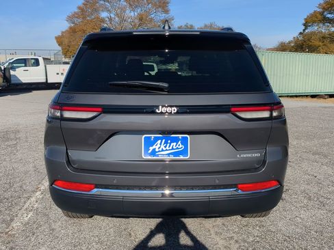New 2025 Jeep Grand Cherokee Laredo image 4