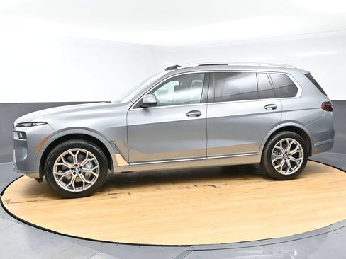 Used 2025 BMW X7 xDrive40i AWD/4WD image 6
