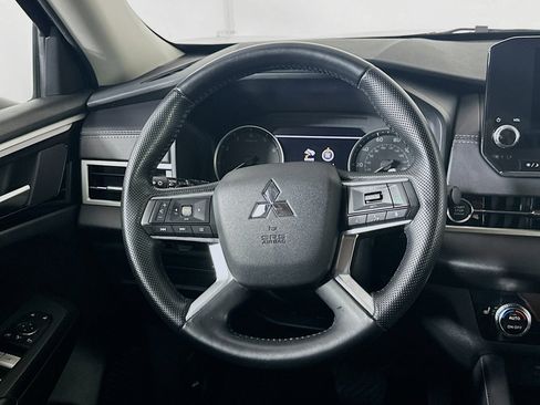 Used 2024 Mitsubishi Outlander SE image 18