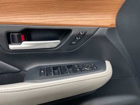 Used 2024 Toyota Grand Highlander Limited image 23