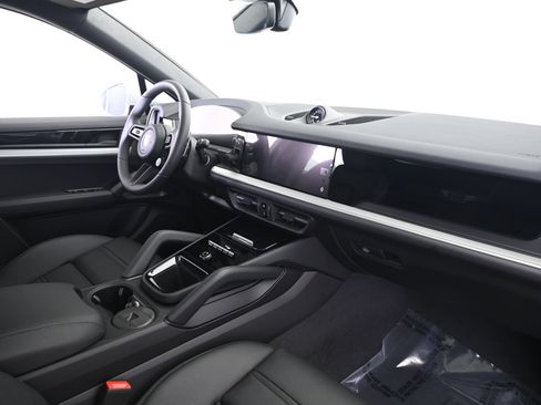 Used 2026 Porsche Cayenne Coupe AWD/4WD image 22