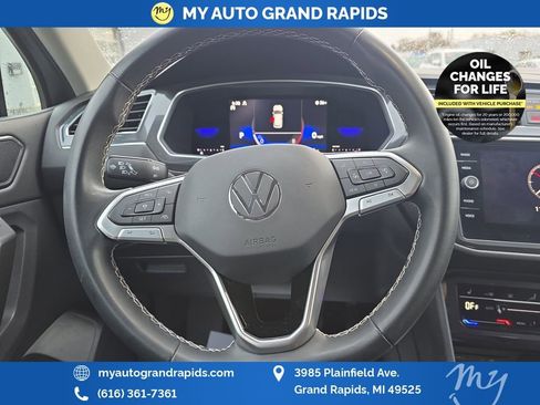 Used 2023 Volkswagen Tiguan SE image 14