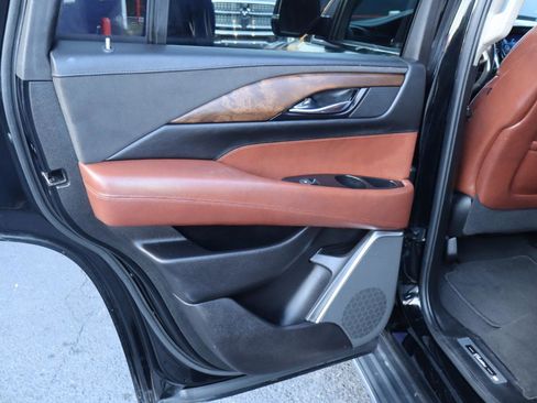 Used 2020 Cadillac Escalade Luxury image 30