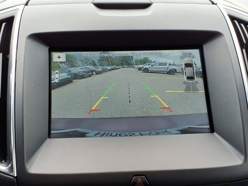Used 2018 Ford Edge Titanium w/ Equipment Group 302A AWD/4WD image 19