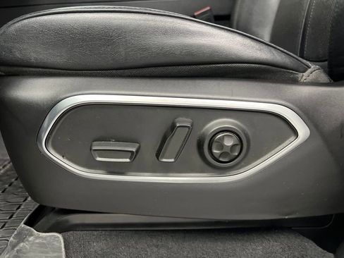 Used 2024 Jeep Wagoneer L Series II w/ Flexible Seating Group image 10