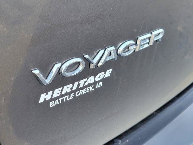Used 2023 Chrysler Voyager LX FWD image 31