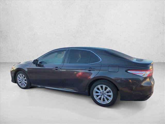 Used 2018 Toyota Camry LE w/ Convenience Package FWD image 5