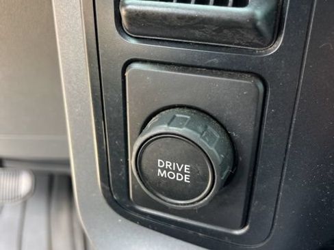 Used 2023 Ford F150 Lariat RWD image 22