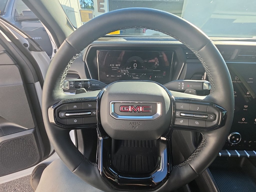 Used 2025 GMC Terrain Elevation w/ Elevation Premium Package AWD/4WD image 13
