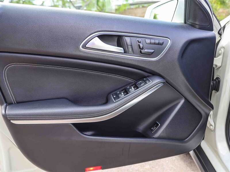 Used 2016 Mercedes-Benz GLA 250 4MATIC image 29