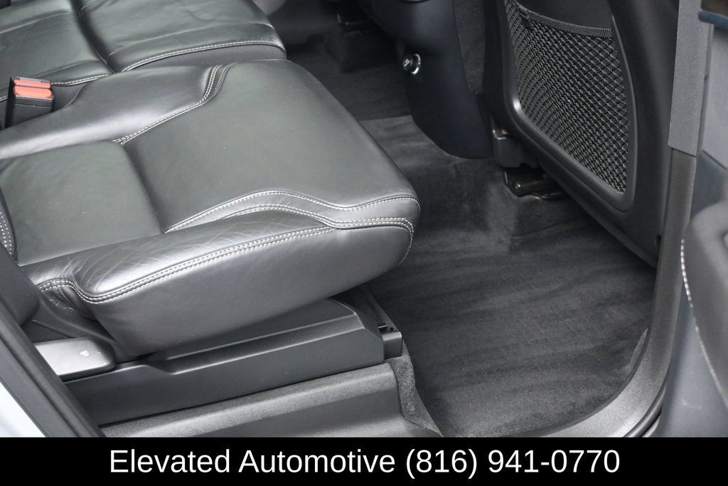 Used 2017 Volvo XC90 T6 Momentum w/ Vision Package AWD/4WD image 9