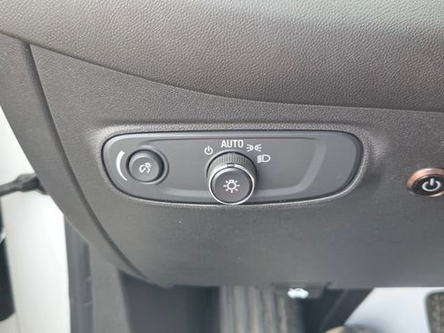 Used 2021 Chevrolet Equinox LS w/ LS Convenience Package AWD/4WD image 25