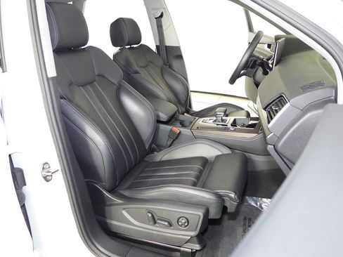 Used 2023 Audi Q5 2.0T Premium Plus w/ Premium Plus Package image 19