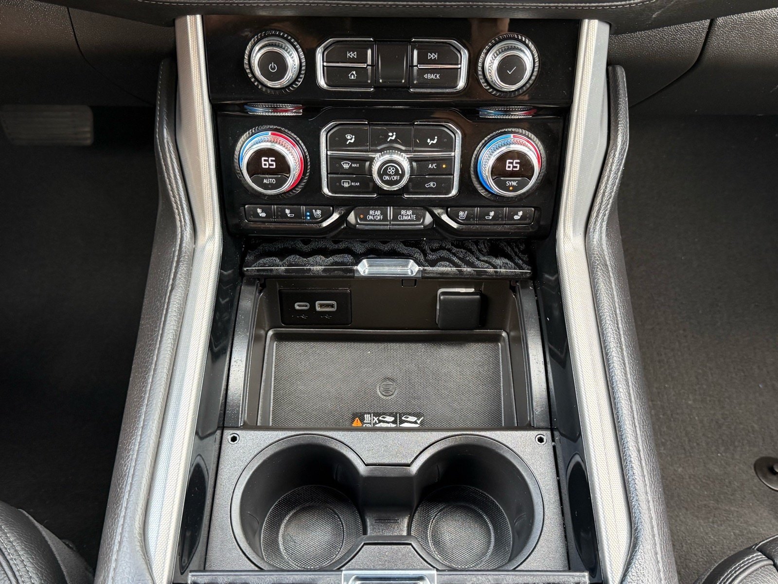Used 2023 GMC Yukon Denali AWD/4WD image 19