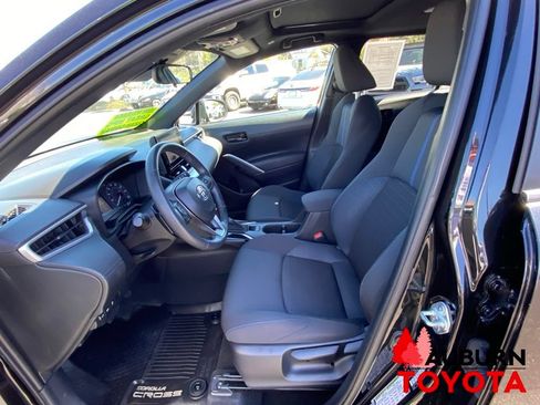 Used 2024 Toyota Corolla Cross AWD Hybrid w/ Moonroof Package image 29
