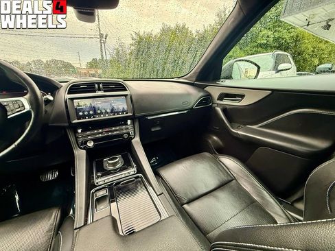 Used 2019 Jaguar F-PACE S AWD/4WD image 18