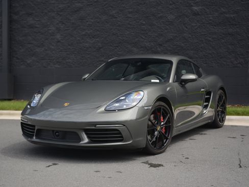 Certified 2024 Porsche 718 Cayman S RWD image 37