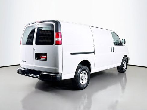 Used 2019 Chevrolet Express 2500 w/ Driver Convenience Package RWD image 5