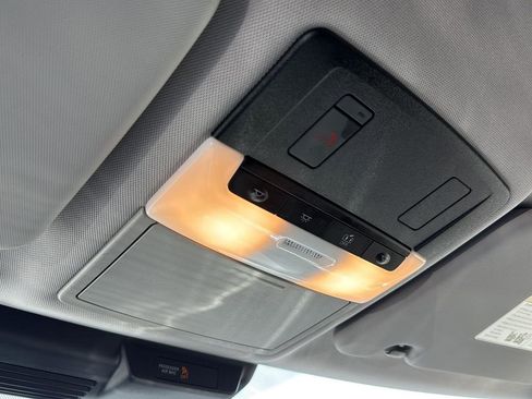 Used 2024 Mitsubishi Outlander SE image 23