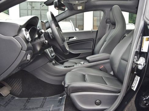 Used 2019 Mercedes-Benz CLA 250 4MATIC image 16