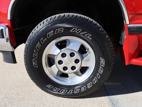 Used 1998 Chevrolet Suburban Z71 w/ Preferred Equipment Group 3 image 22