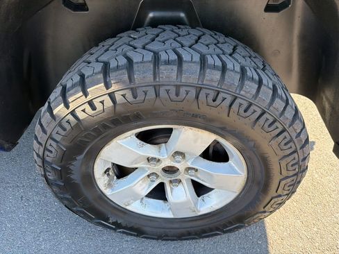 Used 2017 RAM 1500 ST w/ SXT Appearance Group image 28