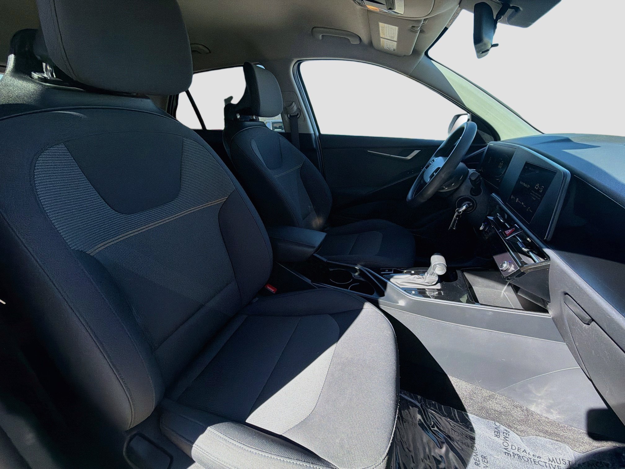 Used 2025 Kia Niro LX FWD image 31