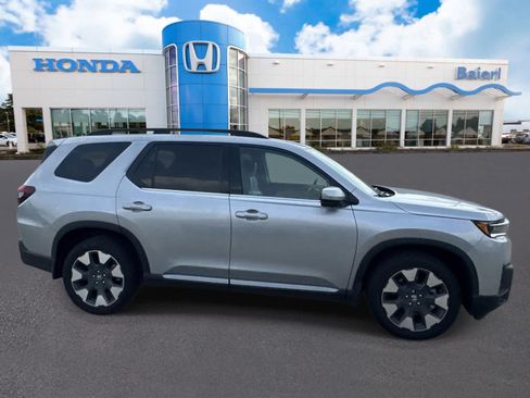 Used 2026 Honda Pilot Touring image 6