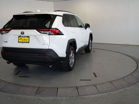 Used 2022 Toyota RAV4 LE AWD/4WD image 7