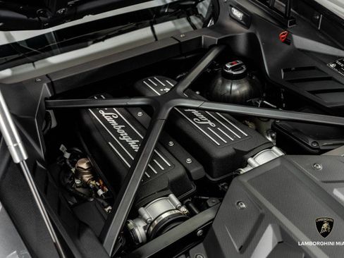 Used 2022 Lamborghini Huracan EVO image 20