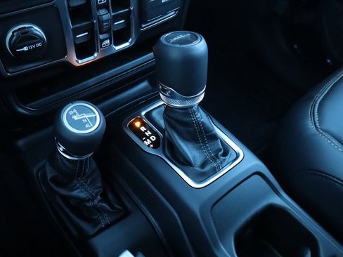 New 2025 Jeep Gladiator Sport image 8